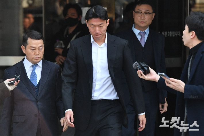 불법 촬영 혐의로 재판에 넘겨진 축구선수 황의조. 류영주 기자