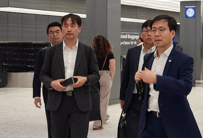 여한구 통상교섭본부장, 미국 도착. 연합뉴스