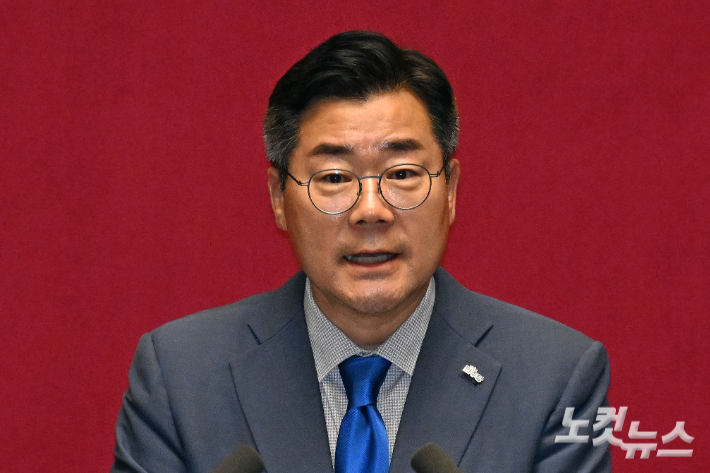 박찬대 "尹 관저 앞 인간방패 45인, 의원직 제명해야"