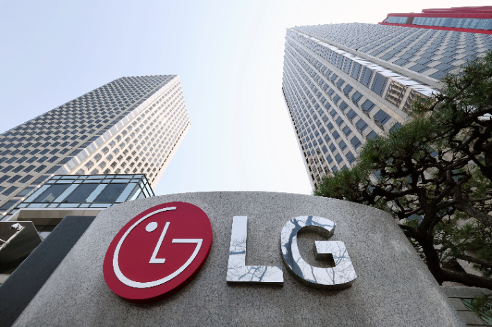 [속보]LG전자 2분기 영업익 6394억 원…전년 동기比 46.6% 감소