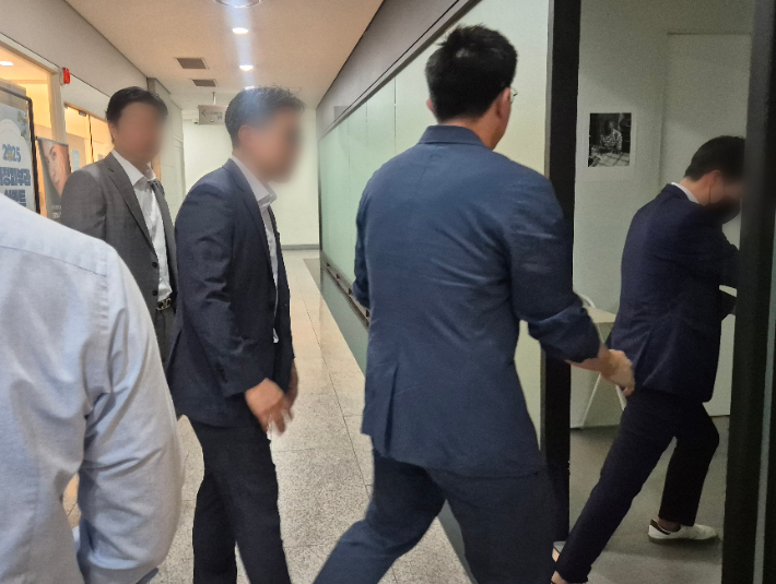 [속보]김건희 특검 "尹 부부 주거지·코바나·컴투스홀딩스 압수수색"