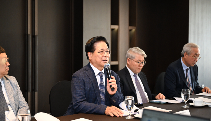 여의도순복음교회 이영훈 목사가 특검팀의 압수수색과 관련해 "무리한 수사"라고 말했다. 