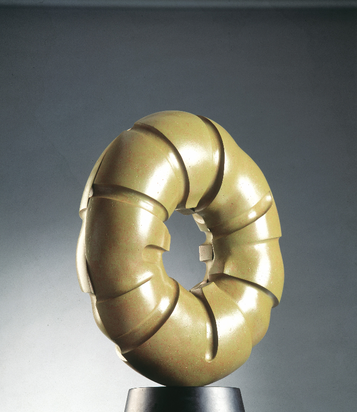 류훈, '형상(Form)', 브론즈, 52x16x52cm(1993). 학고재 제공