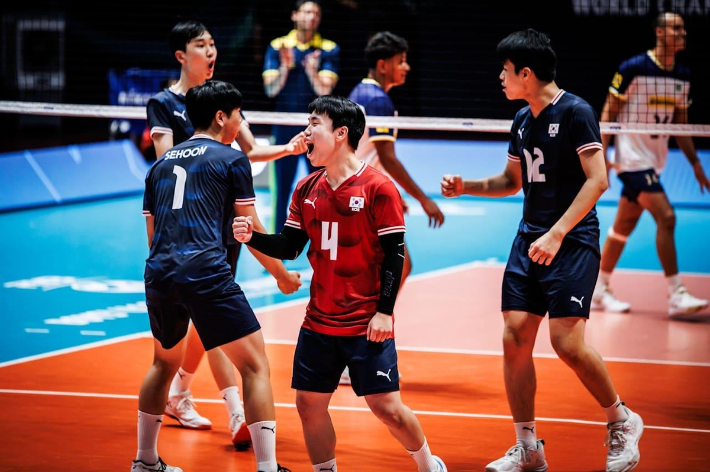 '3연승 신바람' U-19 남자배구, 브라질 꺾고 세계선수권 16강행