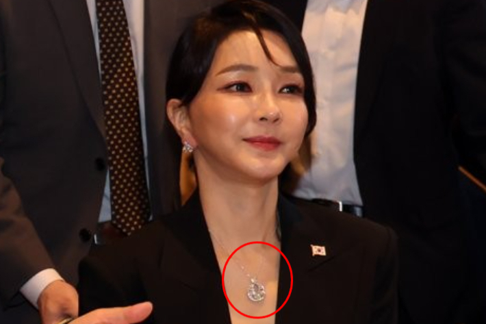 김건희 '1억 나토 쥬얼리'는 가짜 주장…"첫 순방이라서"