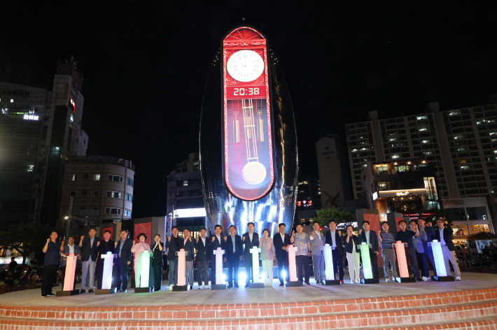 포항 영일대 해수욕장 빛의 시계탑이 준공식이 열렸다. 포항시 제공