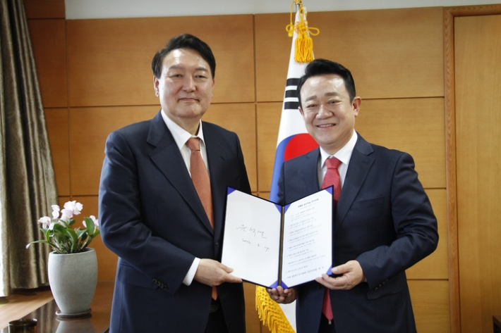 [속보]'尹 부부 공천 의혹'…최호 전 경기도의원 숨진 채 발견