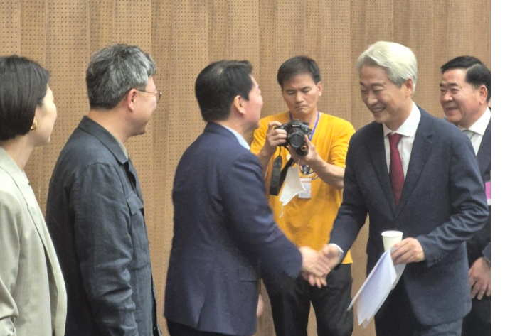 김근식 교수 페이스북 캡처