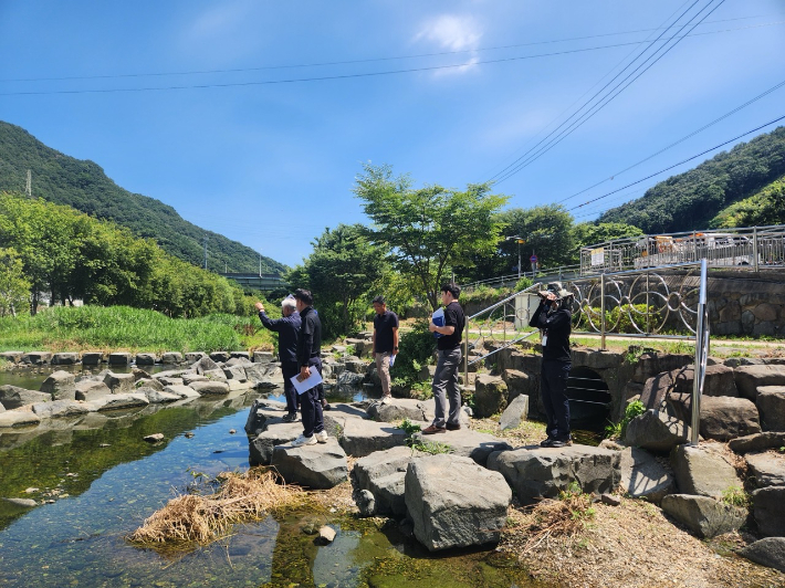 광주광역시는 여름휴가 성수기를 앞두고 시민들이 자주 이용하는 물놀이시설의 안전사고 예방을 위해 8월 말까지 물놀이 시설 36곳에 대한 안전점검을 실시한다고 29일 밝혔다. 광주광역시 제공