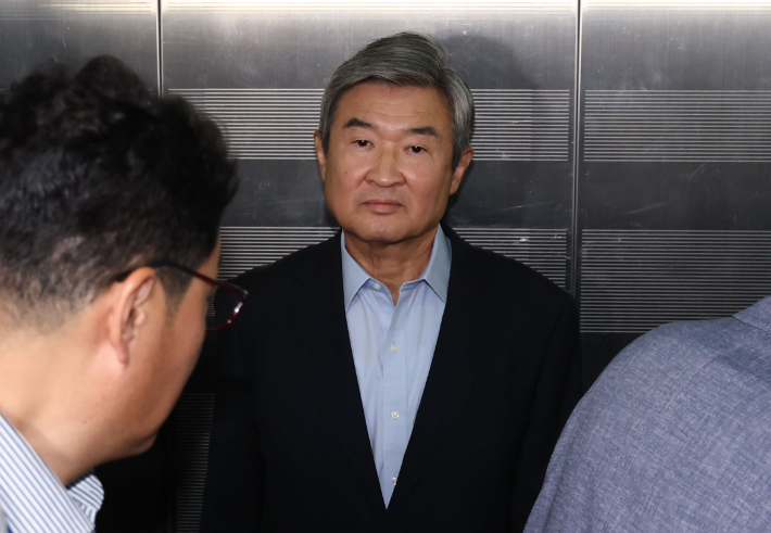 29일 조태용 전 국가정보원장이 직권남용 권리행사 방해 혐의 조사를 받기 위해 서울 서초구 순직해병특검에 피의자 신분으로 출석하고 있다. 연합뉴스