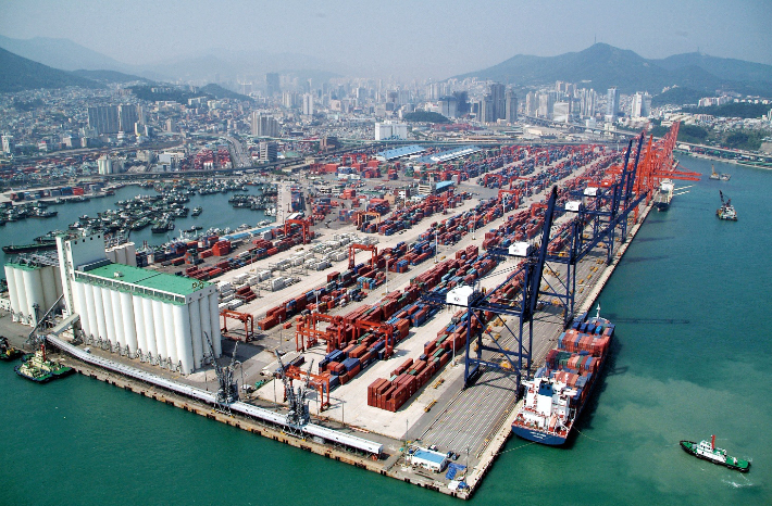 부산항 자성대부두. 부산항만공사 제공