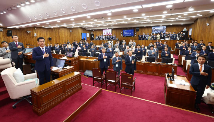 강원도의회 본회의 장면. 강원도의회 제공 