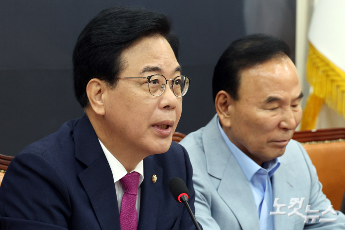 국민의힘 송언석 비상대책위원장 겸 원내대표가 28일 서울 여의도 국회에서 열린 비상대책위원회의에서 발언을 하고 있다. 윤창원 기자