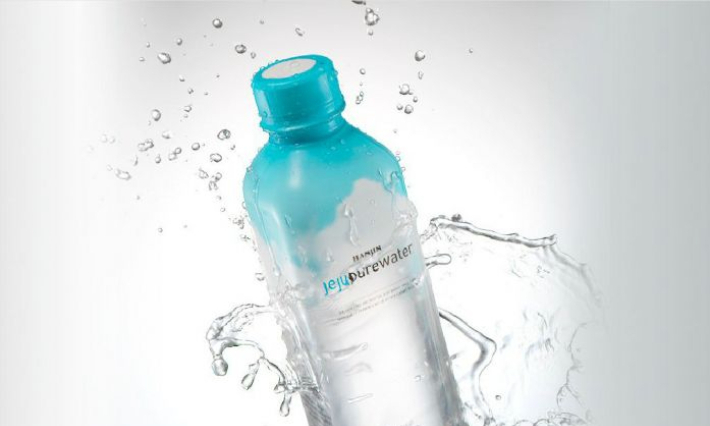 먹는샘물 '제주퓨어워터'. 한국공항 제공