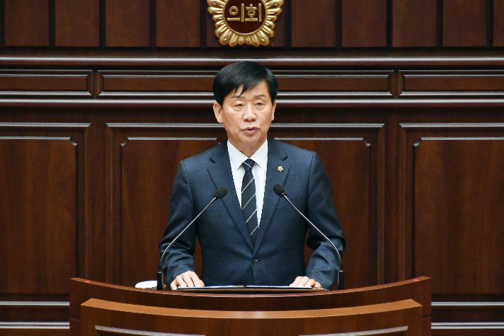 김재운 부산시의회 건설교통위원장. 부산시의회 제공