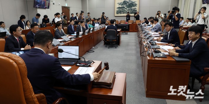 국회 운영위 전체회의