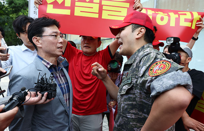 아직도 사단장?…임성근 '반말'에 분노한 해병대[노컷브이]
