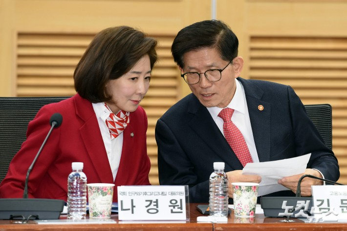 김문수 "尹인권 유린"…대선 패배엔 "이준석 표 나뉘어서"