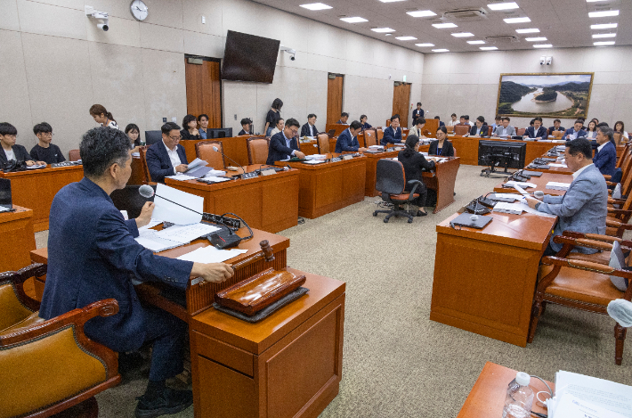 지난 24일 국회에서 농림축산식품해양수산위원회 법안심사소위원회 모습. 연합뉴스