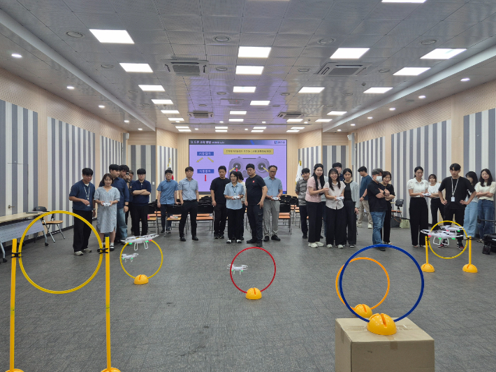 경주시가 직원 대상 드론 역량 강화 교육을 실시하고 있다. 경주시 제공