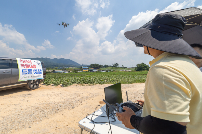 익산시가 드론을 활용해 폭염 상황을 점검하고 있다. 익산시 제공