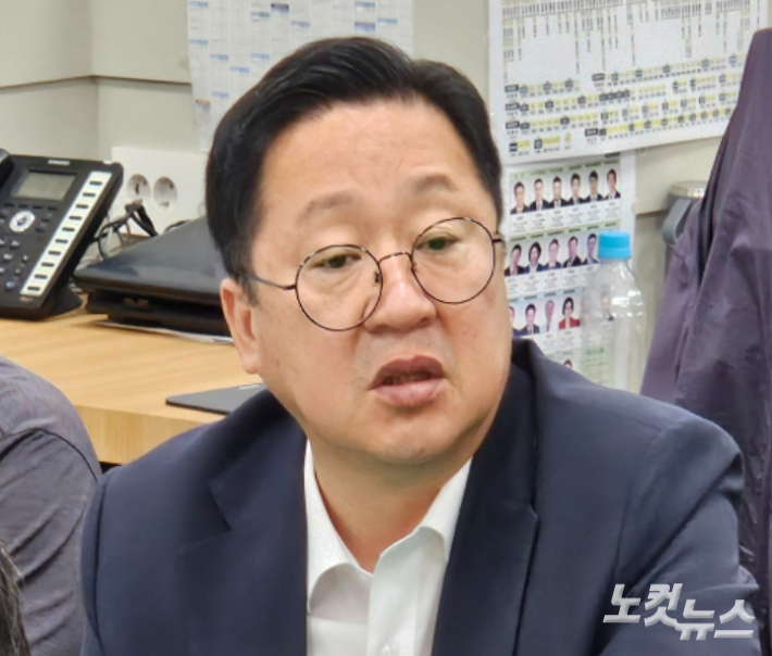 이장우 대전시장이 공공어린이재활병원과 관련해 발언을 하고 있다. 인상준 기자