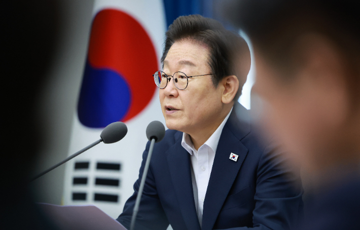 이재명 대통령이 30일 서울 용산 대통령실 청사에서 열린 비상경제점검 태스크포스(TF) 3차 회의에서 발언하고 있다. 연합뉴스