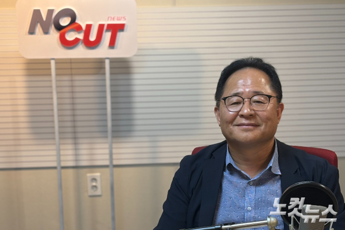 좌재봉 제주특별자치도 상하수도본부장. 제주CBS 박혜진 아나운서