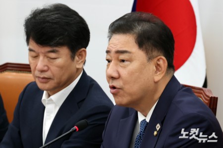 더불어민주당 김병기 당대표 직무대행 겸 원내대표가 31일 서울 여의도 국회에서 열린 정책조정회의에서 발언을 하고 있다.