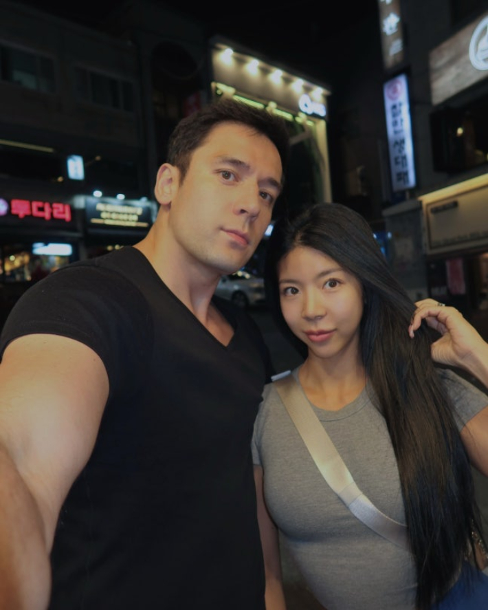 방송인 줄리엔 강과 제이제이 부부. 줄리엔 강 SNS 캡처
