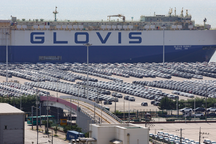 평택항에 수출 대기 중인 자동차. 연합뉴스