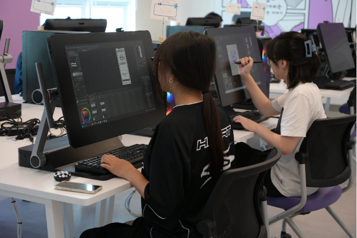 이모티콘 웹툰 작가 체험. 경남교육청 제공