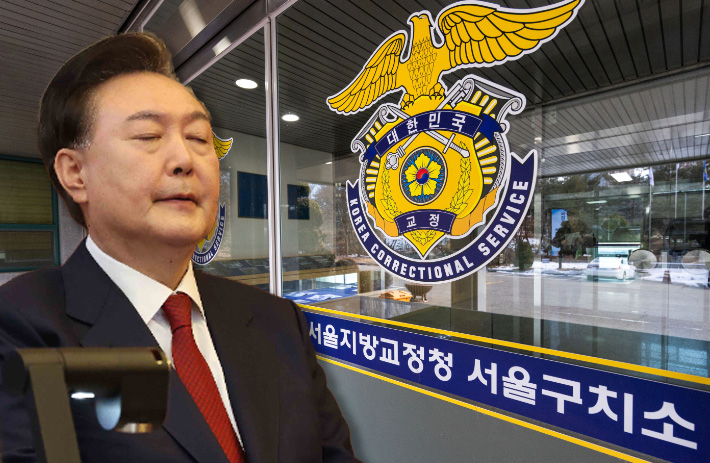윤석열, 체포시도에 드러누워 버텨…민주당 "추하다"