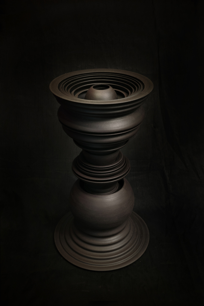 남궁환, 'Entoptima- Cosmic Bone-02', Mixed Clay, 25.2 x 25,2 x 45cm(2024). 아트파크 제공