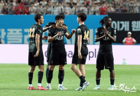 후반 교체되는 손흥민