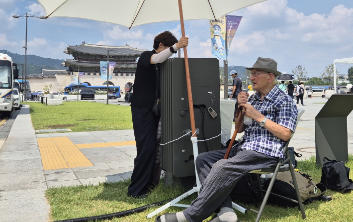 '비전향장기수' 안학섭(95)씨가 지난 2일 정부서울청사 앞에서 열린 송환 촉구 집회에서 발언하고 있다. 연합뉴스