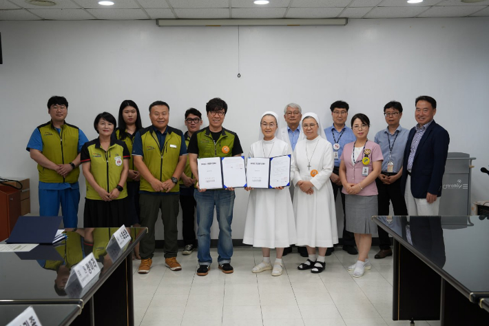 순천 성가롤로병원 노사 임단협 타결 조인식. 성가롤로병원 노조 제공