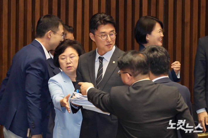 무제한 토론 마친 노종면