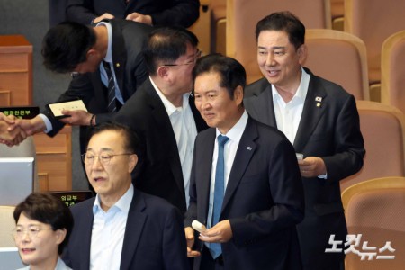 투표하는 정청래-김병기