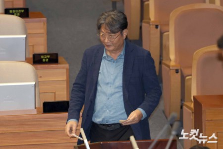 투표 마친 이춘석 의원