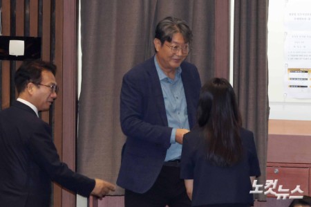 투표 마친 이춘석 더불어민주당 의원