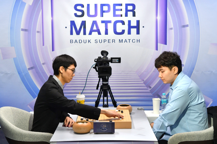 변상일 9단(사진 왼쪽) vs 박정환 9단. 한국기원 제공