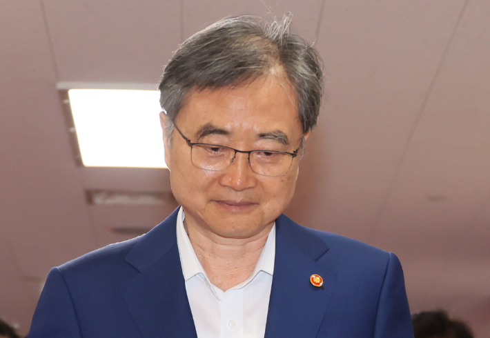 국무회의 참석하는 조현 장관     (서울=연합뉴스) 이정훈 기자 = 조현 외교부 장관이 5일 서울 종로구 정부서울청사에서 열린 국무회의에 참석하고 있다. 2025.8.5     uwg806@yna.co.kr (끝)   <저작권자(c) 연합뉴스, 무단 전재-재배포, AI 학습 및 활용 금지> 연합뉴스