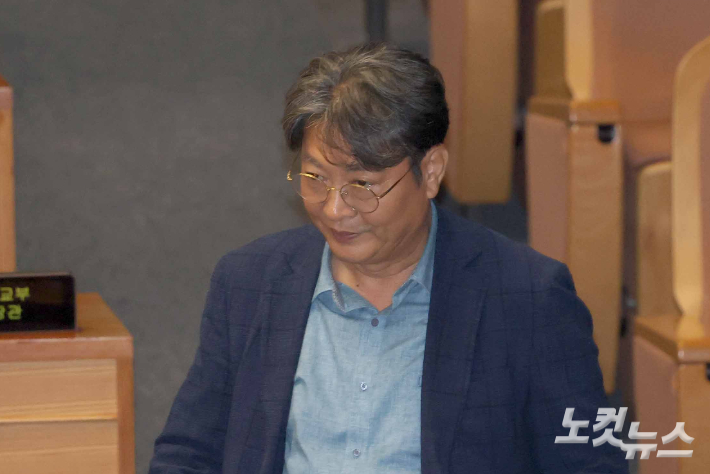 '차명거래 논란'에 휩싸인 이춘석 더불어민주당 의원. 박종민 기자