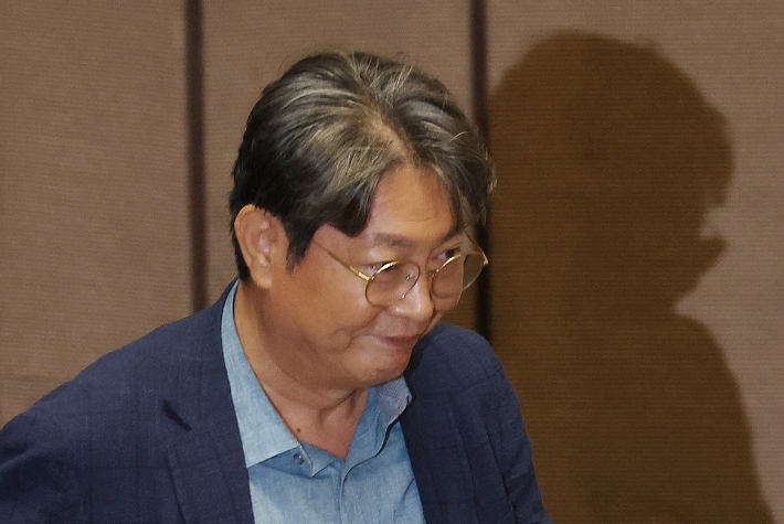 차명 주식거래 의혹을 받는 더불어민주당 이춘석 의원. 연합뉴스