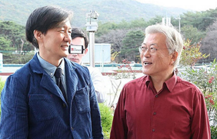 [단독]문재인 前대통령, '조국 사면' 대통령실에 건의