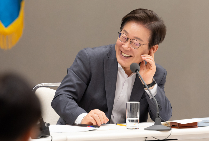 [속보]李대통령 국정지지도 65%…"소비쿠폰 도움" 67%[NBS]