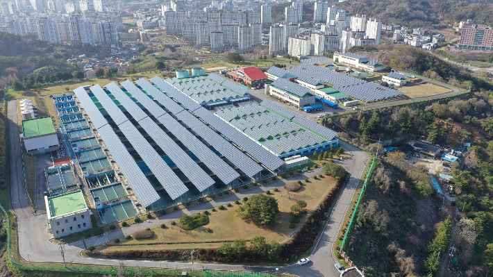 광주광역시 상수도사업본부가 행정안전부 주관 '2025년 지방공기업 경영평가'에서 우수 등급인 '나'등급을 받았다. 광주시 제공