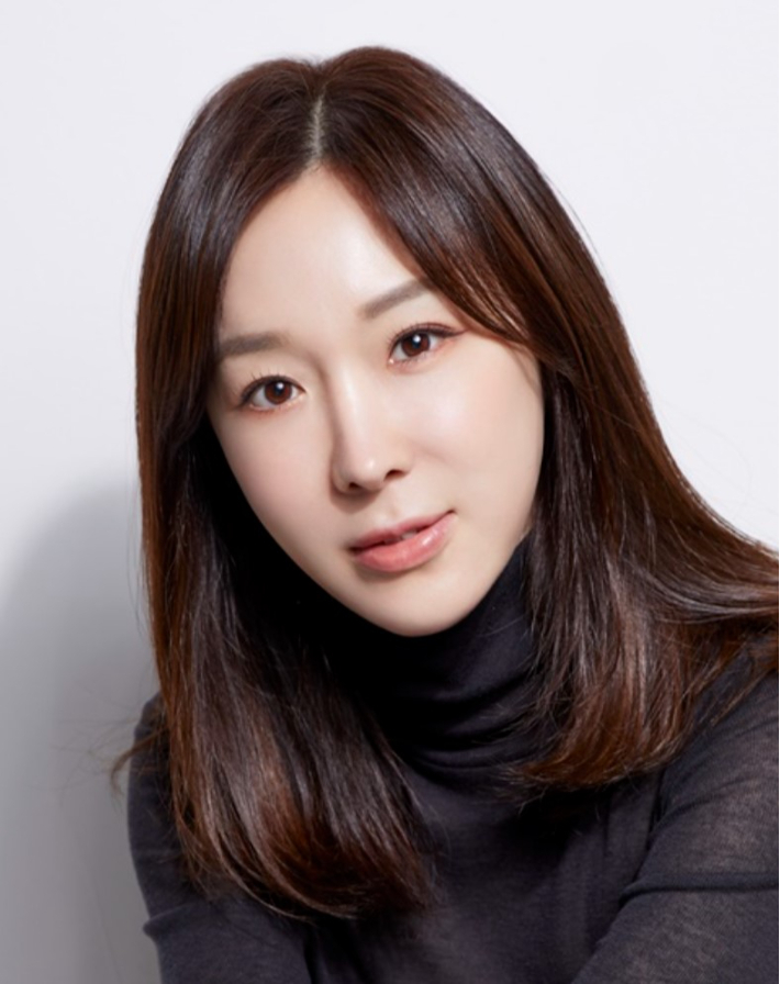 가수 이지혜 난데없는 '정치색' 조롱에 "막말 삼가 달라"