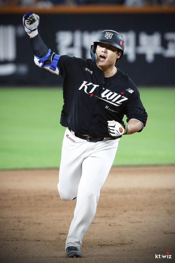 한화와 주중 3연전에서 잇따라 결승타를 때려낸 kt 강백호. kt wiz